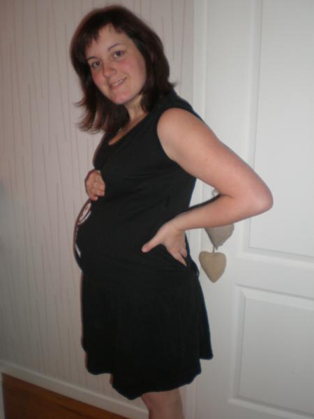 un peu plus de 4mois de grossesse ...
